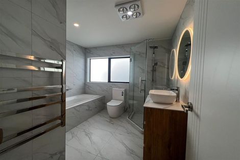 Photo of property in 127 Walters Road, Papakura, Takanini, 2110