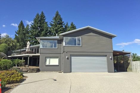 Photo of property in 17 Trevathan Lane, Wanaka, 9305