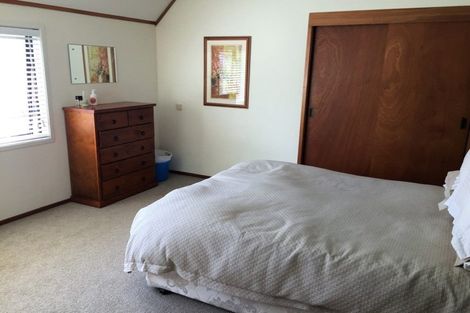 Photo of property in 2/7 Montrose Terrace, Mairangi Bay, Auckland, 0630