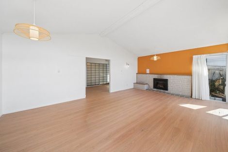 Photo of property in 120 Kahu Road, Paremata, Porirua, 5024