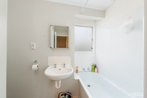 Photo of property in 8j Montgomery Crescent, Clouston Park, Upper Hutt, 5018