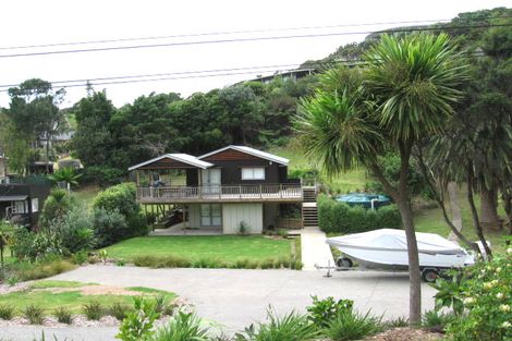 Photo of property in 10 Miro Road, Palm Beach, Waiheke Island, 1081