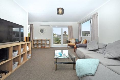 Photo of property in 20 Elisa Lane, Ranui, Auckland, 0612