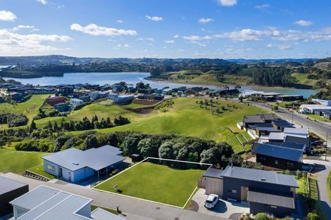 Photo of property in 2 Koromiko Lane, Raglan, 3225