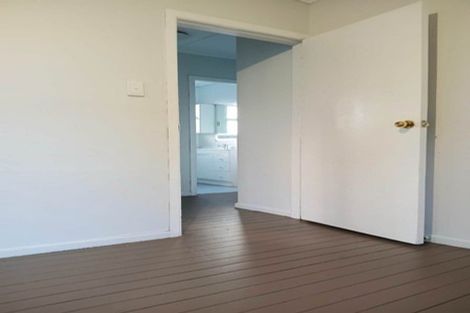 Photo of property in 57 Kayes Road, Pukekohe, 2120