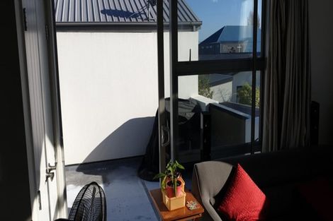 Photo of property in 2/473 Barbadoes Street, Edgeware, Christchurch, 8013