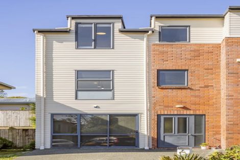 Photo of property in 7 Barnea Circle, Glen Eden, Auckland, 0602