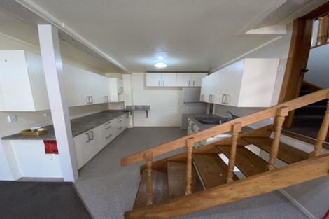 Photo of property in 1 Kingsclere Place, Goodwood Heights, Auckland, 2105