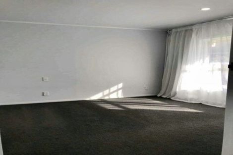 Photo of property in 1/5 Roberts Avenue, Bayswater, Auckland, 0622