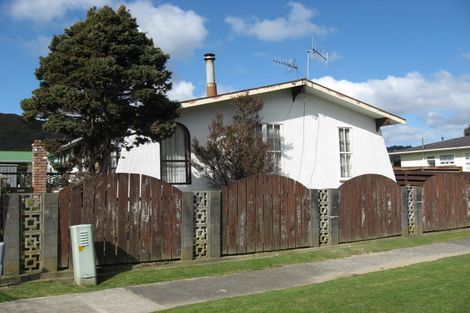 Photo of property in 286 Wellington Road, Wainuiomata, Lower Hutt, 5014