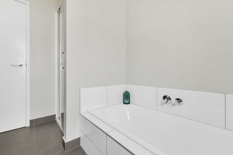 Photo of property in 9 Discovery Place, Marfell, New Plymouth, 4310