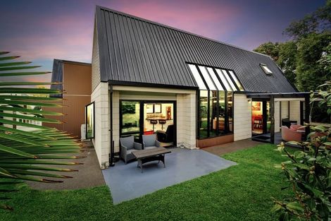 Photo of property in 5 Waddell Lane, Avondale, Christchurch, 8061