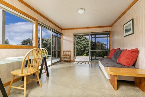 Photo of property in 84 Shakespear Road, Army Bay, Whangaparaoa, 0930
