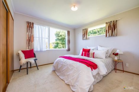 Photo of property in 225 Dowse Drive, Maungaraki, Lower Hutt, 5010