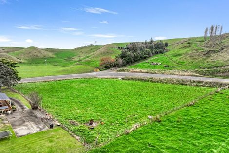 Photo of property in 416 No 3 Line, Okoia, Whanganui, 4582