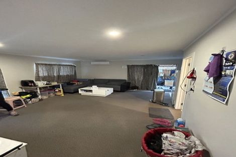 Photo of property in 2 Cranberry Place, Bucklands Beach, Auckland, 2012