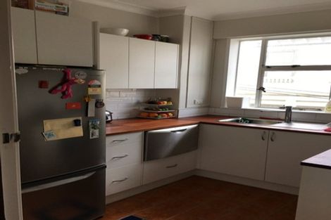 Photo of property in Owd Trafford Flats, 17 Brougham Street, Mount Victoria, Wellington, 6011