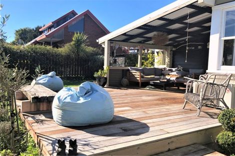 Photo of property in 2 Leicester Street, Picton, 7220