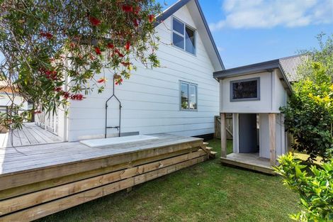 Photo of property in 164 Bambury Place, Onemana, Whangamata, 3691