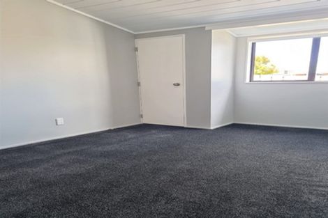 Photo of property in 4186a Great North Road, Glendene, Auckland, 0602