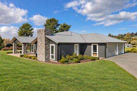 Photo of property in 7 Lochinvar Lane, Acacia Bay, Taupo, 3385