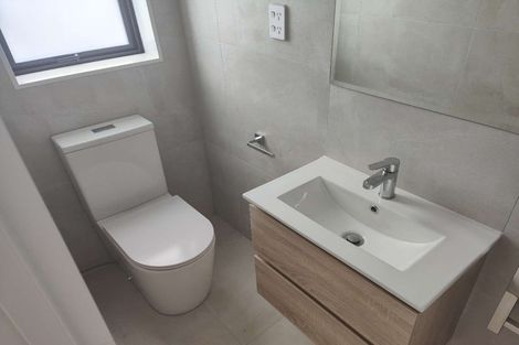 Photo of property in 8/107 Hobsonville Road, West Harbour, Auckland, 0618