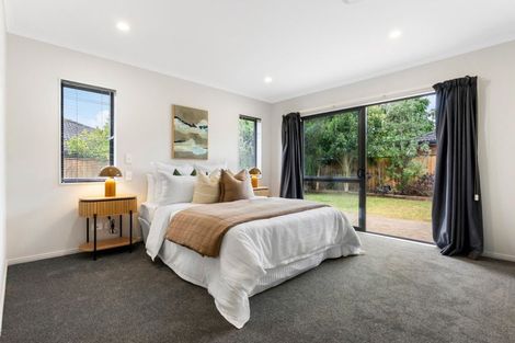 Photo of property in 33 Croftview Road, Wattle Downs, Auckland, 2103
