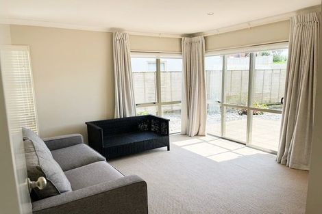 Photo of property in 60 Grammar School Road, Pakuranga, Auckland, 2010