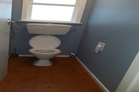 Photo of property in 5 Alder Place, Newlands, Wellington, 6037