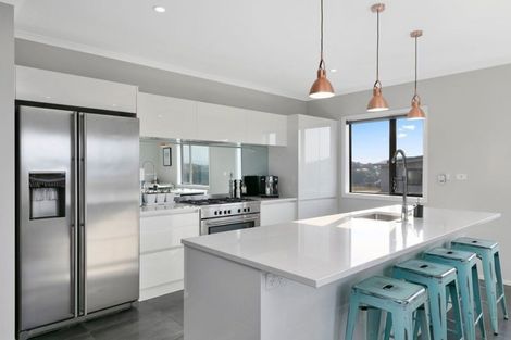 Photo of property in 36 Epic Way, Newlands, Wellington, 6037