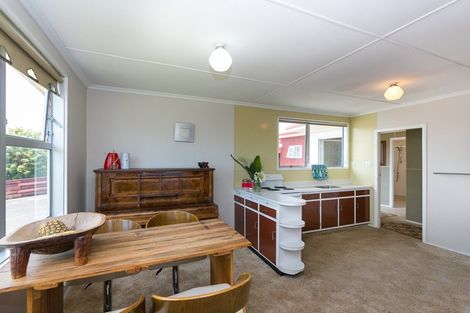 Photo of property in 403 Devon Street West, Lynmouth, New Plymouth, 4310