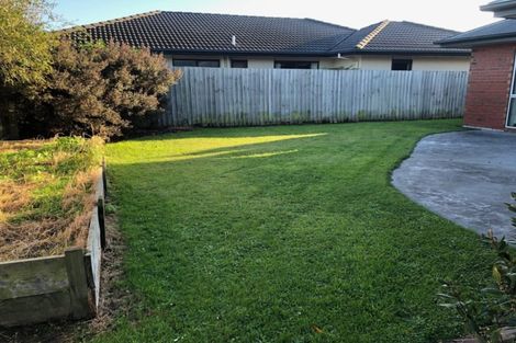 Photo of property in 17 Blowers Place, Halswell, Christchurch, 8025