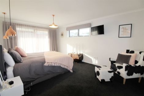 Photo of property in 13 Dove Place, Holmes Hill, Oamaru, 9401