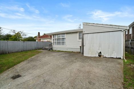 Photo of property in 17 Oxford Road, Manurewa, Auckland, 2102