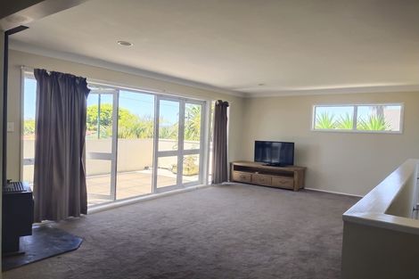 Photo of property in 79 Tirimoana Road, Te Atatu South, Auckland, 0602