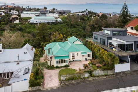 Photo of property in 13 Roslyn Road, Bluff Hill, Napier, 4110