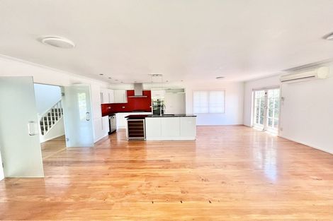 Photo of property in 2 King Richard Place, Browns Bay, Auckland, 0630