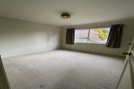 Photo of property in 14 Cobblestone Lane, Hillcrest, Auckland, 0627