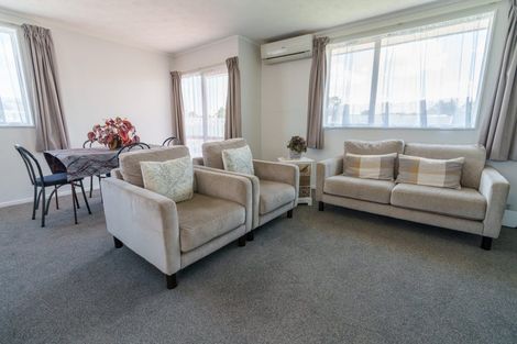 Photo of property in 33 Tiller Close, Kelvin Grove, Palmerston North, 4414