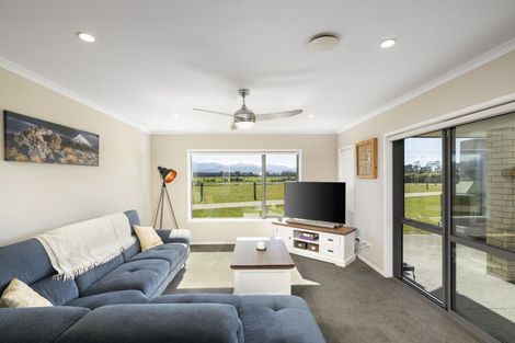 Photo of property in 250 Hughes Line, West Taratahi, Masterton, 5887