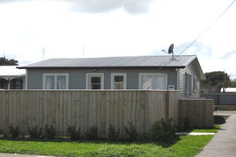 Photo of property in 154 Cornfoot Street, Castlecliff, Whanganui, 4501