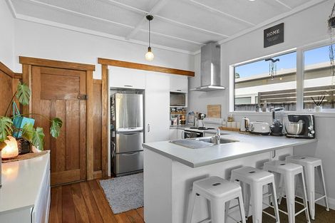 Photo of property in 17 Massey Street, Westown, New Plymouth, 4310