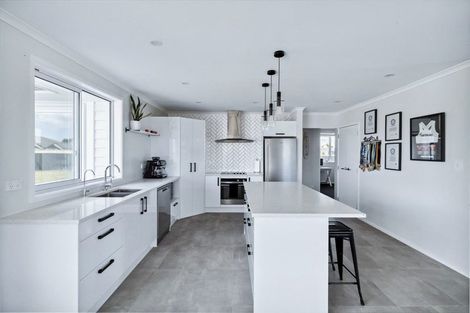 Photo of property in 28 George Street, Bulls, 4818