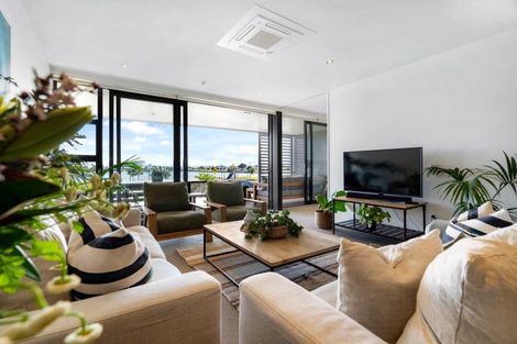 Photo of property in 208/7 Humber Street, Pandora, Napier, 4110