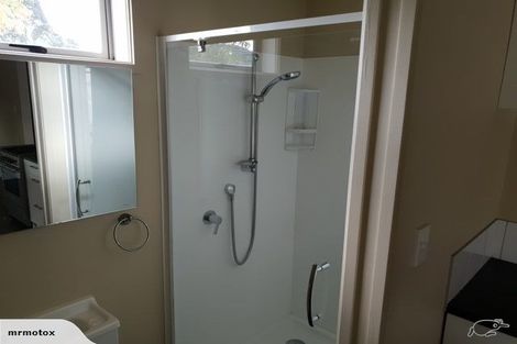 Photo of property in 16 Kaikoura Street, Henderson, Auckland, 0612