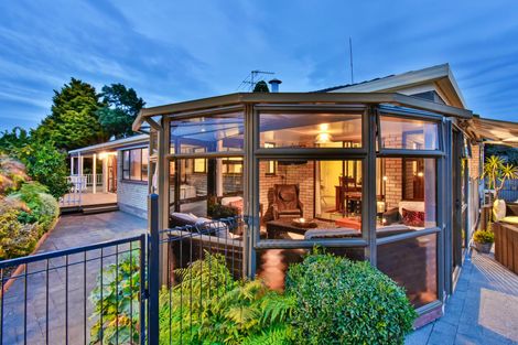 Photo of property in 9 Hazeldene Place, Opaheke, Papakura, 2113