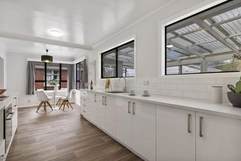 Photo of property in 14 Clayton Road, Manurewa, Auckland, 2102