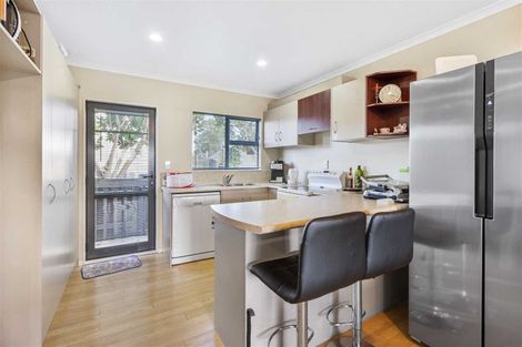 Photo of property in 20 Ward Crescent, Te Atatu Peninsula, Auckland, 0610