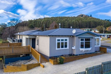 Photo of property in 43 Copinsha Street, Palmerston, 9430