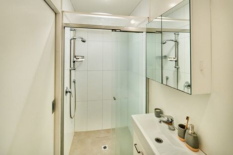 Photo of property in Las Olas De Cuba, 2/35 Torrens Terrace, Mount Cook, Wellington, 6011